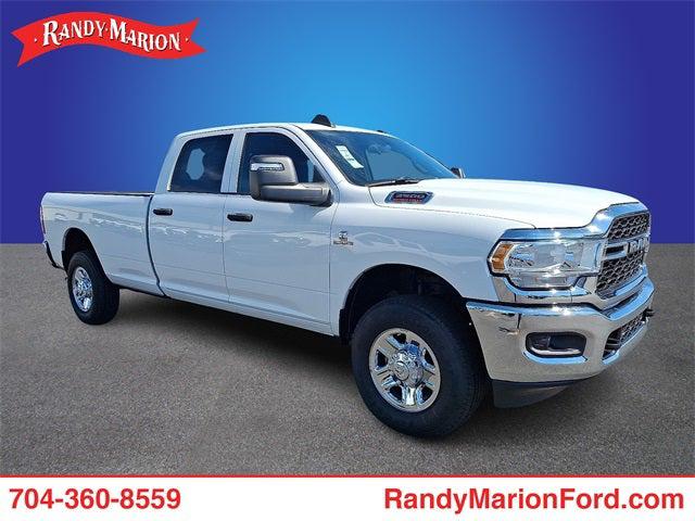 2023 RAM 3500 Tradesman Crew Cab 4x4 8 Box