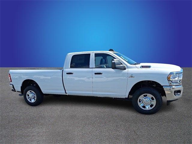 2023 RAM 3500 Tradesman Crew Cab 4x4 8 Box