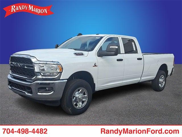 2023 RAM 3500 Tradesman Crew Cab 4x4 8 Box