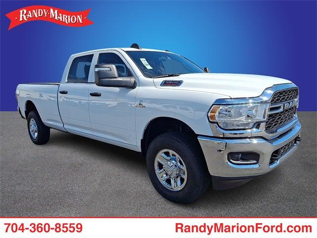 2023 RAM 3500 Tradesman Crew Cab 4x4 8 Box