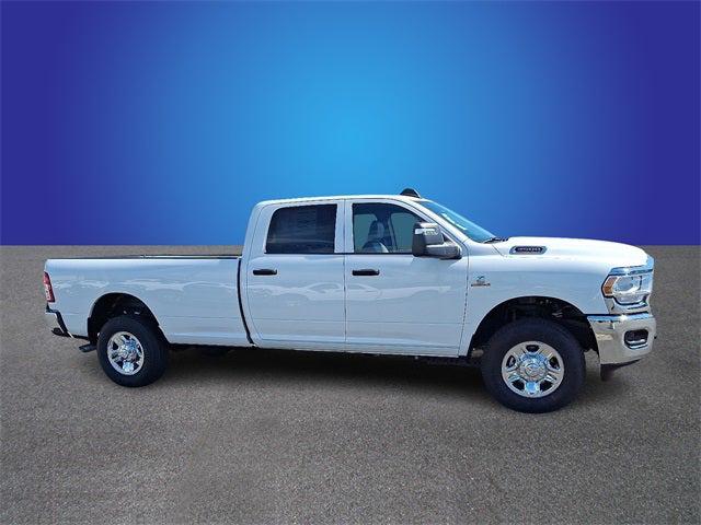 2023 RAM 3500 Tradesman Crew Cab 4x4 8 Box