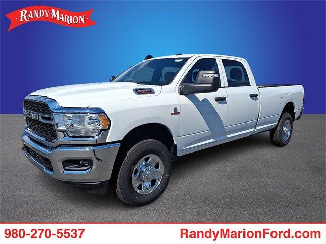 2023 RAM 3500 Tradesman Crew Cab 4x4 8 Box