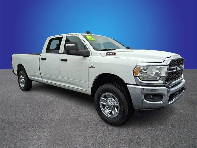 2023 RAM 3500 Tradesman Crew Cab 4x4 8 Box