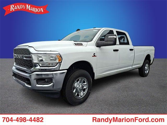 2023 RAM 3500 Tradesman Crew Cab 4x4 8 Box