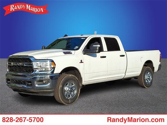 2023 RAM 3500 Tradesman Crew Cab 4x4 8 Box