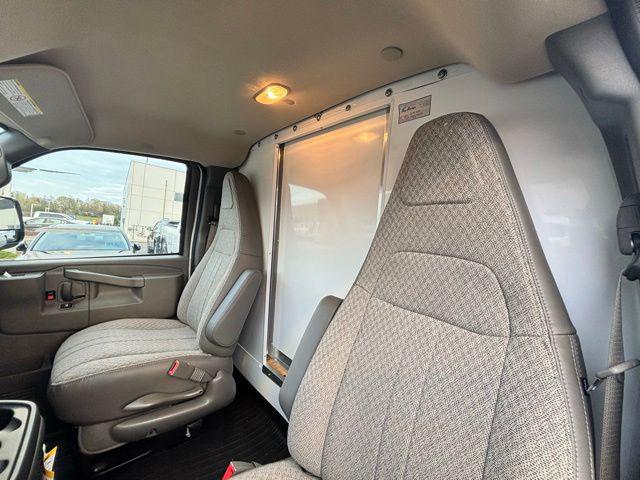 2025 GMC Savana Cutaway Work Van