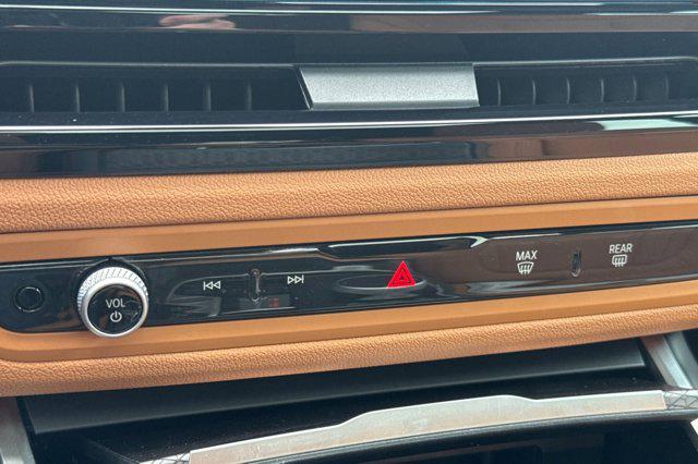 2025 BMW 3 Series 330i Sedan