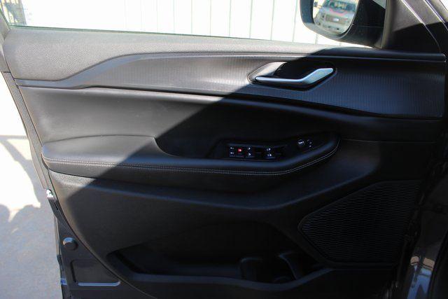 2023 Jeep Grand Cherokee L Laredo 4x4