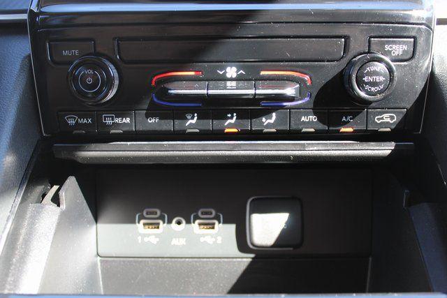 2023 Jeep Grand Cherokee L Laredo 4x4