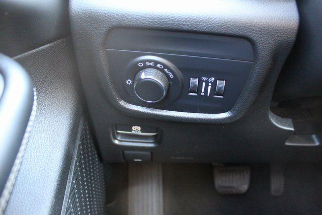2023 Jeep Grand Cherokee L Laredo 4x4