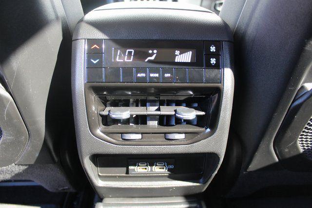 2023 Jeep Grand Cherokee L Laredo 4x4