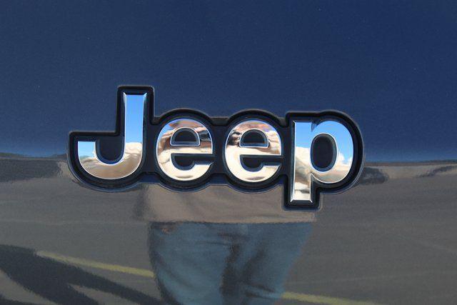 2023 Jeep Grand Cherokee L Laredo 4x4