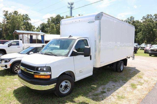 2025 Chevrolet Express Cutaway 4500 Van