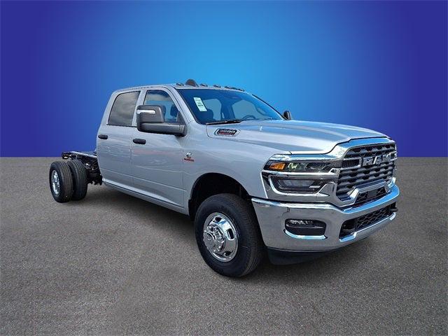 2026 RAM Ram 3500 Chassis Cab RAM 3500 TRADESMAN CREW CAB CHASSIS 4X4 60 CA 2026 RAM Ram 3500 Chassis Cab RAM 3500 TRADESMAN CREW CAB CHASSIS 4X4 60 CA
