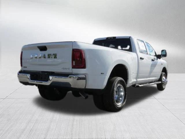2026 RAM Ram 3500 RAM 3500 TRADESMAN CREW CAB 4X4 8 BOX