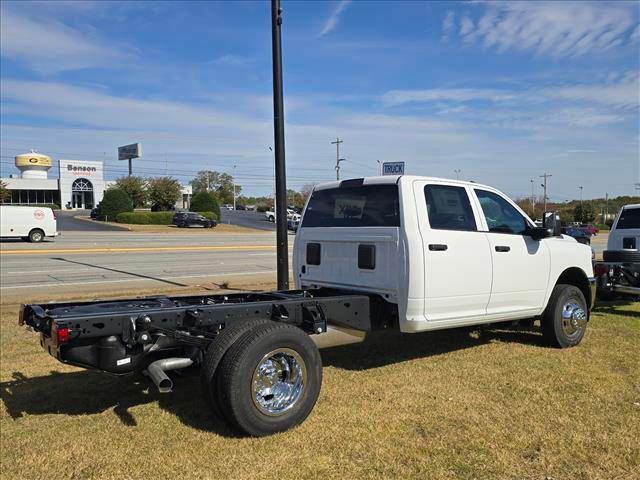 2026 RAM Ram 3500 Chassis Cab RAM 3500 TRADESMAN CREW CAB CHASSIS 4X4 60 CA