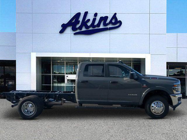 2026 RAM Ram 3500 Chassis Cab RAM 3500 BIG HORN CREW CAB CHASSIS 4X4 60 CA 2026 RAM Ram 3500 Chassis Cab RAM 3500 BIG HORN CREW CAB CHASSIS 4X4 60 CA