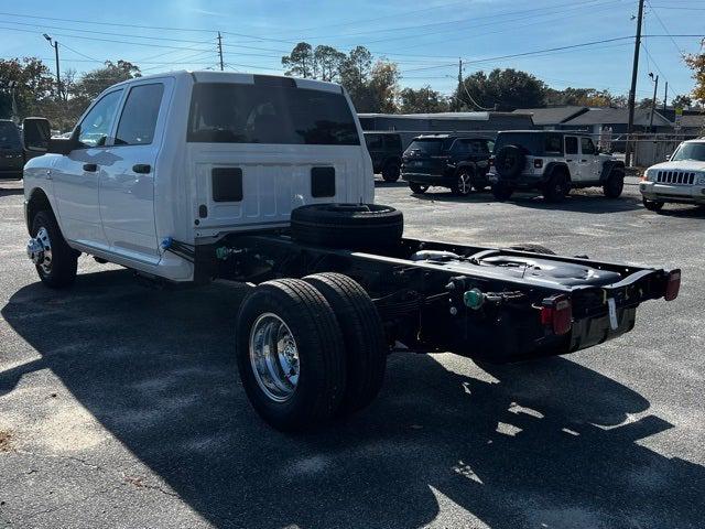 2026 RAM Ram 3500 Chassis Cab RAM 3500 TRADESMAN CREW CAB CHASSIS 4X4 60 CA 2026 RAM Ram 3500 Chassis Cab RAM 3500 TRADESMAN CREW CAB CHASSIS 4X4 60 CA