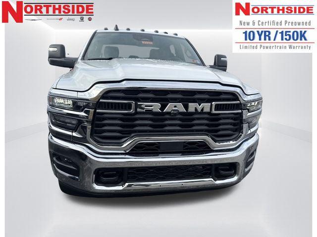 2026 RAM Ram 3500 Chassis Cab RAM 3500 TRADESMAN CREW CAB CHASSIS 4X4 60 CA 2026 RAM Ram 3500 Chassis Cab RAM 3500 TRADESMAN CREW CAB CHASSIS 4X4 60 CA