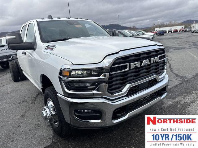 2026 RAM Ram 3500 Chassis Cab RAM 3500 TRADESMAN CREW CAB CHASSIS 4X4 60 CA