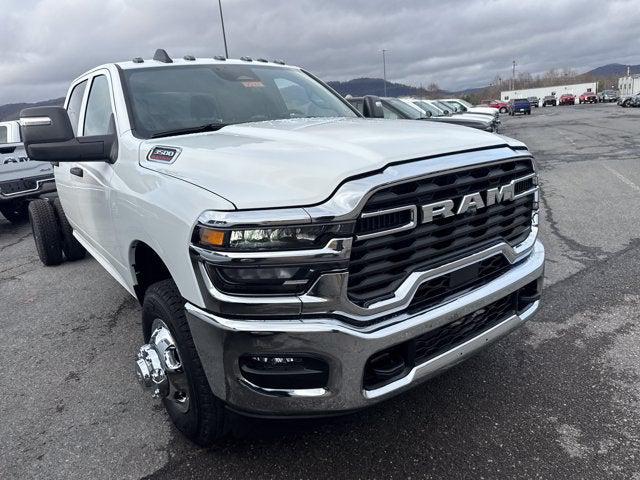 2026 RAM 3500 Chassis RAM 3500 TRADESMAN CREW CAB CHASSIS 4X4 60 CA 2026 RAM 3500 Chassis RAM 3500 TRADESMAN CREW CAB CHASSIS 4X4 60 CA