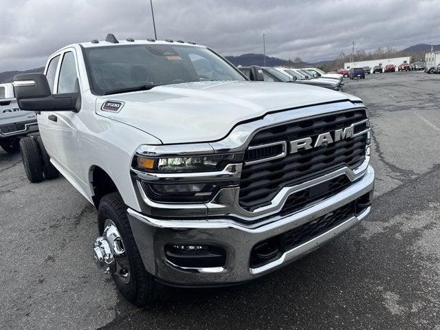 2026 RAM 3500 Chassis RAM 3500 TRADESMAN CREW CAB CHASSIS 4X4 60 CA