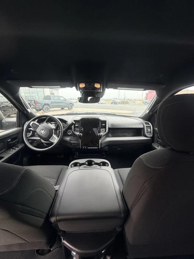 2026 RAM Ram 3500 RAM 3500 TRADESMAN CREW CAB 4X4 64 BOX