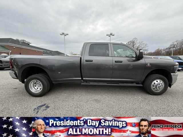 2026 RAM Ram 3500 RAM 3500 TRADESMAN CREW CAB 4X4 8 BOX