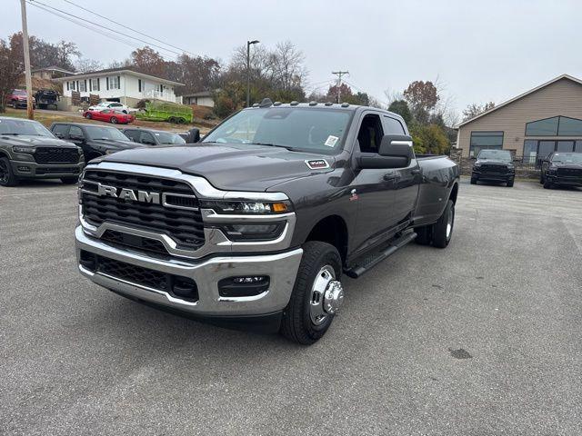 2026 RAM Ram 3500 RAM 3500 TRADESMAN CREW CAB 4X4 8 BOX