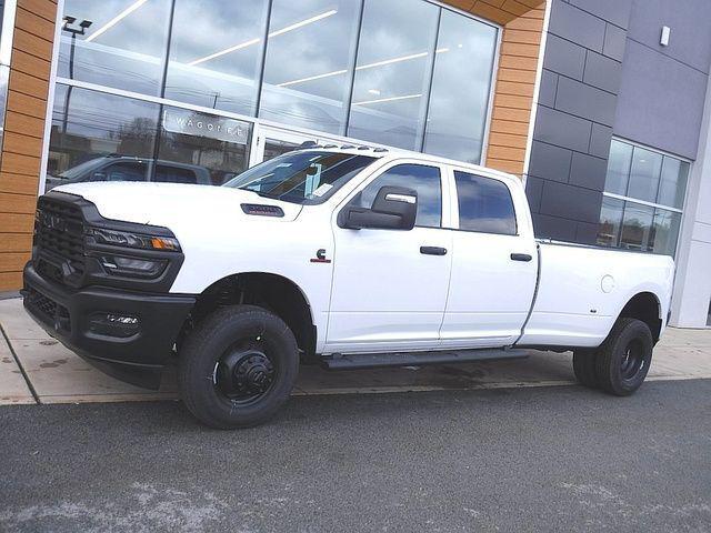 2026 RAM Ram 3500 RAM 3500 TRADESMAN CREW CAB 4X4 8 BOX