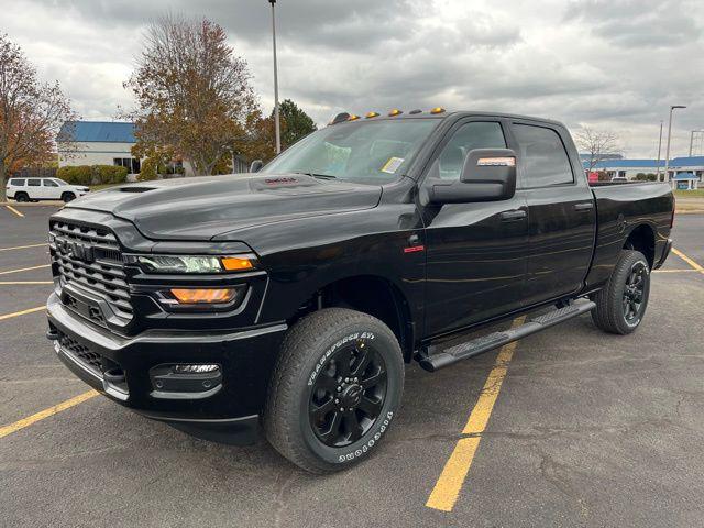 2026 RAM Ram 2500 RAM 2500 BLACK EXPRESS CREW CAB 4X4 64 BOX 2026 RAM Ram 2500 RAM 2500 BLACK EXPRESS CREW CAB 4X4 64 BOX