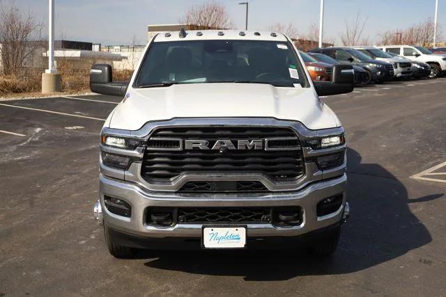 2026 RAM Ram 3500 RAM 3500 TRADESMAN CREW CAB 4X4 8 BOX