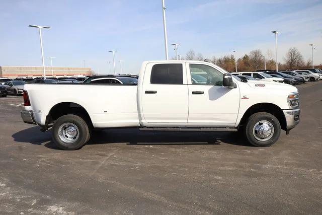 2026 RAM Ram 3500 RAM 3500 TRADESMAN CREW CAB 4X4 8 BOX