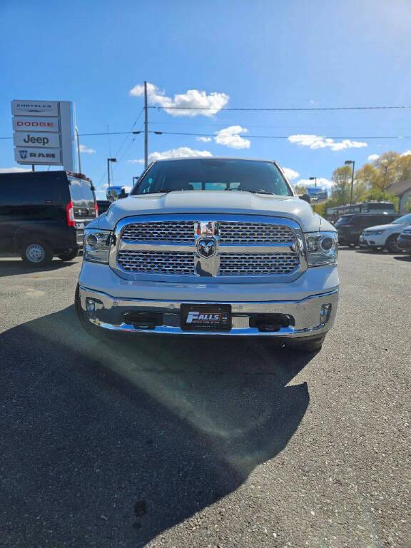 2017 RAM 1500 Laramie Crew Cab 4x4 64 Box