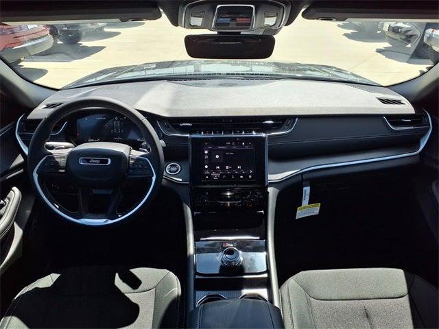 2025 Jeep Grand Cherokee GRAND CHEROKEE LAREDO 4X2