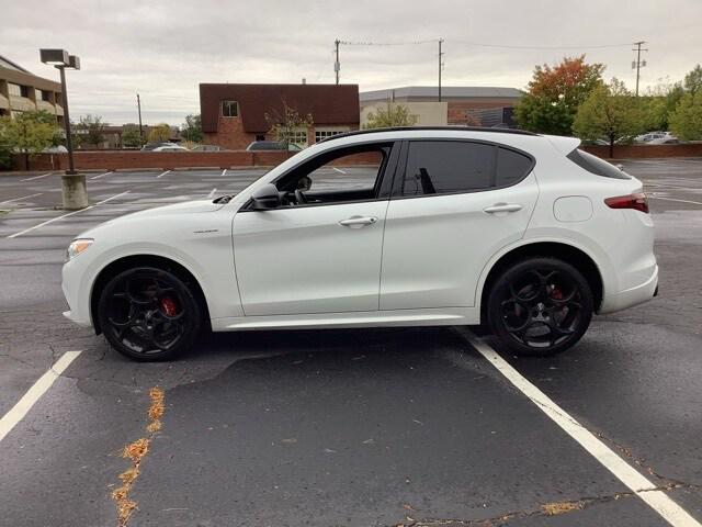 2023 Alfa Romeo Stelvio Veloce AWD 2023 Alfa Romeo Stelvio Veloce AWD
