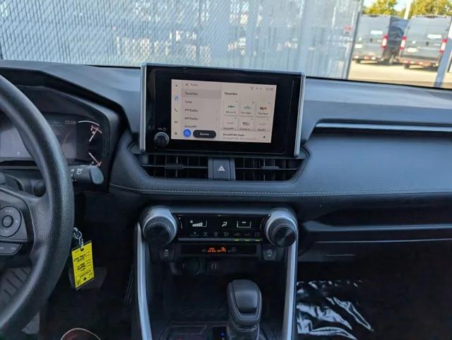 2024 Toyota RAV4 LE 2024 Toyota RAV4 LE