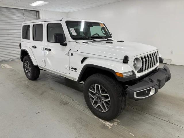 2025 Jeep Wrangler 4-Door Sahara 4x4
