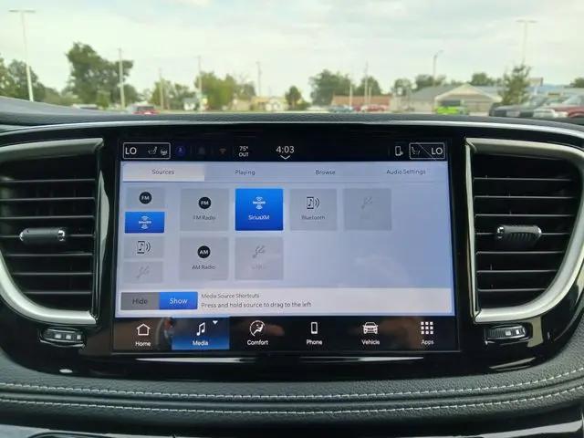 2026 Chrysler Pacifica Select AWD