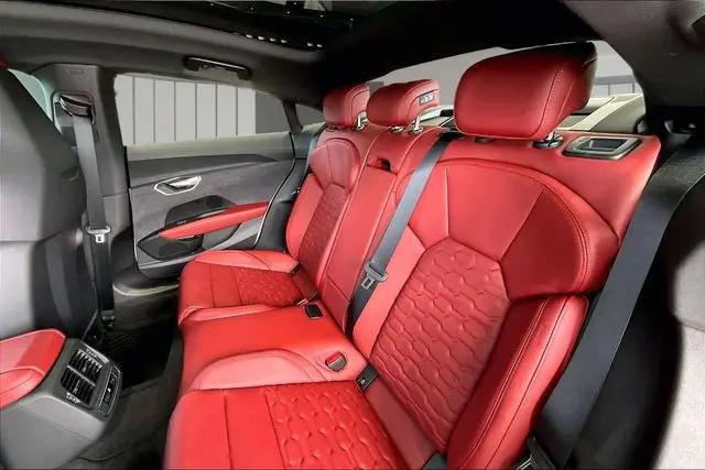 2026 Audi e-tron GT Premium Plus quattro