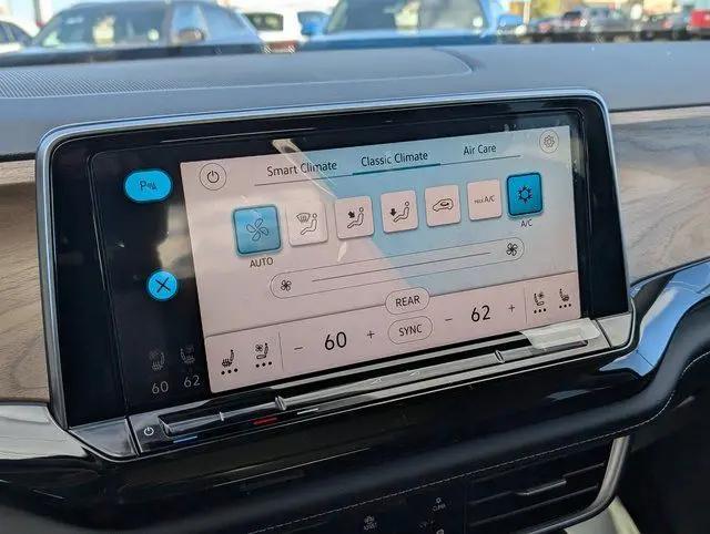 2026 Volkswagen Atlas SE with Technology