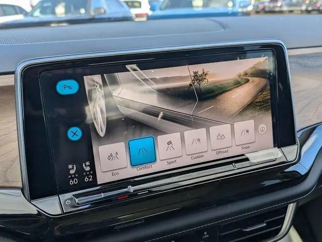 2026 Volkswagen Atlas SE with Technology