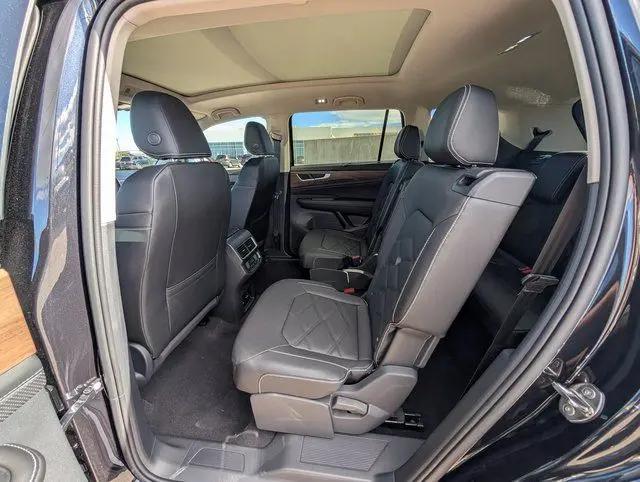2026 Volkswagen Atlas SE with Technology