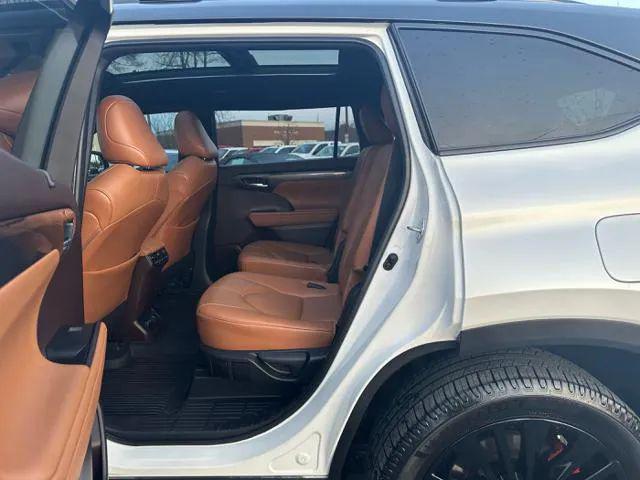 2021 Toyota Highlander Platinum
