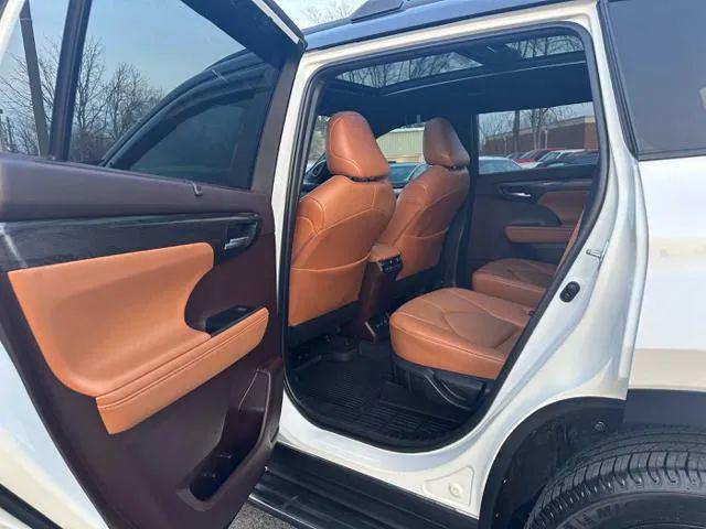2021 Toyota Highlander Platinum