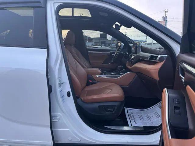 2021 Toyota Highlander Platinum
