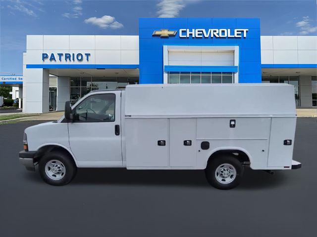 2025 Chevrolet Express Cutaway Work Van