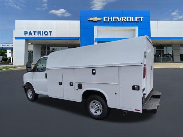 2025 Chevrolet Express Cutaway Work Van