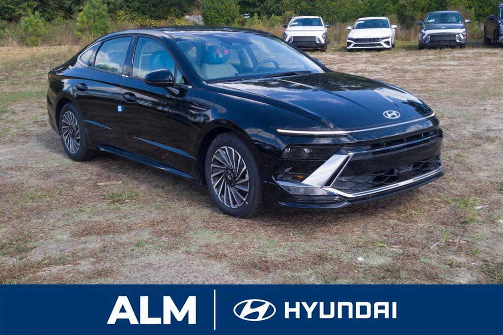 2025 Hyundai Sonata Hybrid SEL photo 3