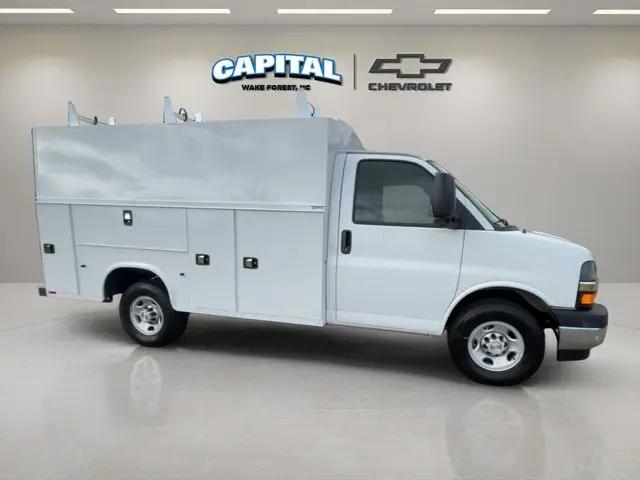2025 Chevrolet Express Cutaway Work Van